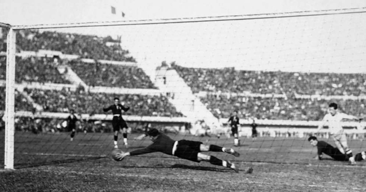 ¿Cuándo y dónde se jugó el primer mundial fútbol?